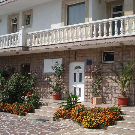 Family Hotel Zhelkovi - Olympia Харманли Экстерьер фото